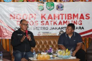 Kapolres Metro Jakarta Utara Ngopi Kamtibmas di Kebon Bawang, Perhatikan Tumbuh Kembang Anak